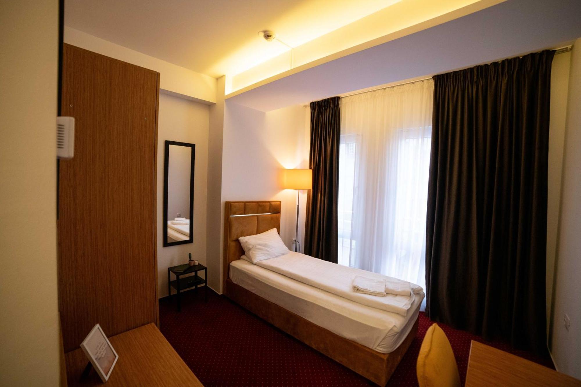 Bucharest Airport Accomodation Aparthotel Otopeni Exterior photo